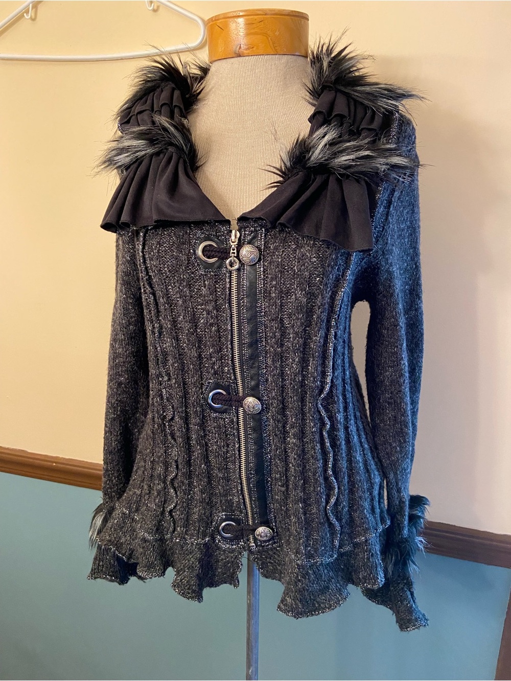 Faux Fur Trim Ribbed Zip Front Sweater Black with Silver Thread Metal Buttons M